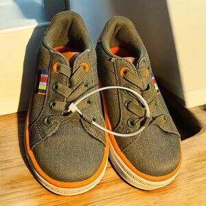 Penguin by Musingwear Kid's Size 8 Sneakers